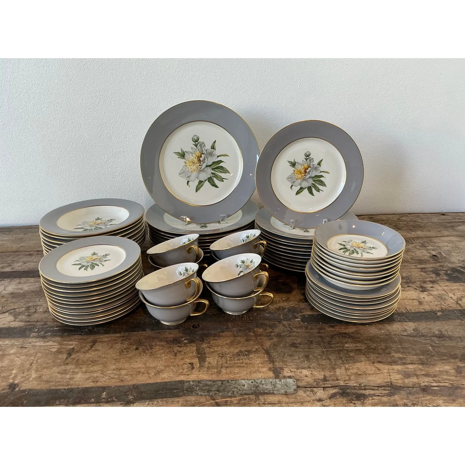 Vintage Princess China “Golden Peony” China - Set of 72 — additional photo 4