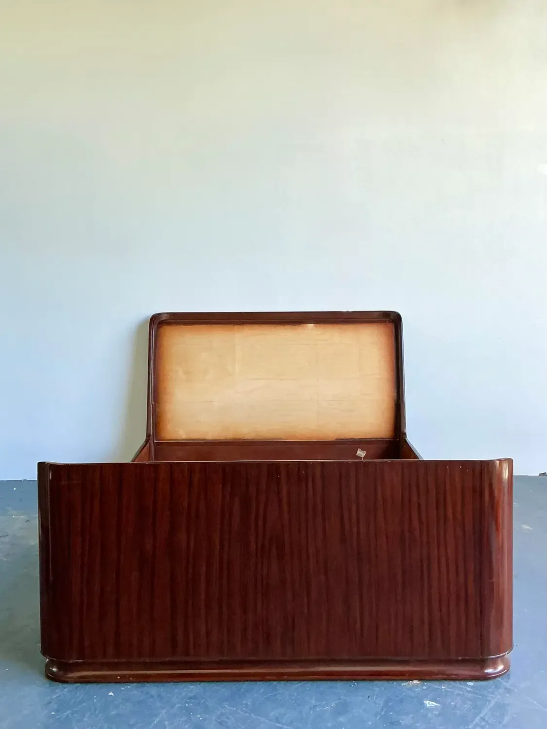 Vintage Ralph Lauren “Metropolis” Queen Sleigh Unfinished Bed — additional photo 4