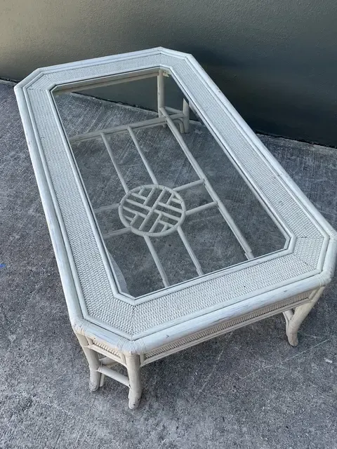 Vintage Rattan Fretwork Medallion Coffee Table — additional photo 3