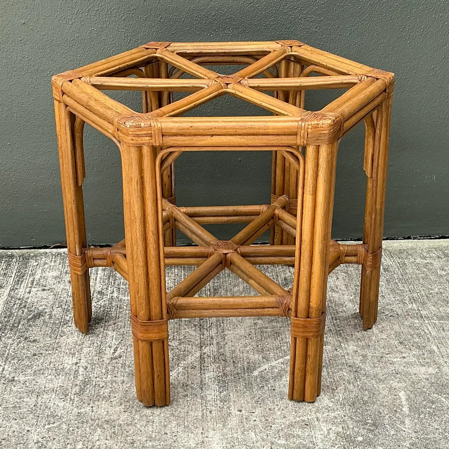 Vintage Rattan Hexagon Dining Table Pedestal — additional photo 5