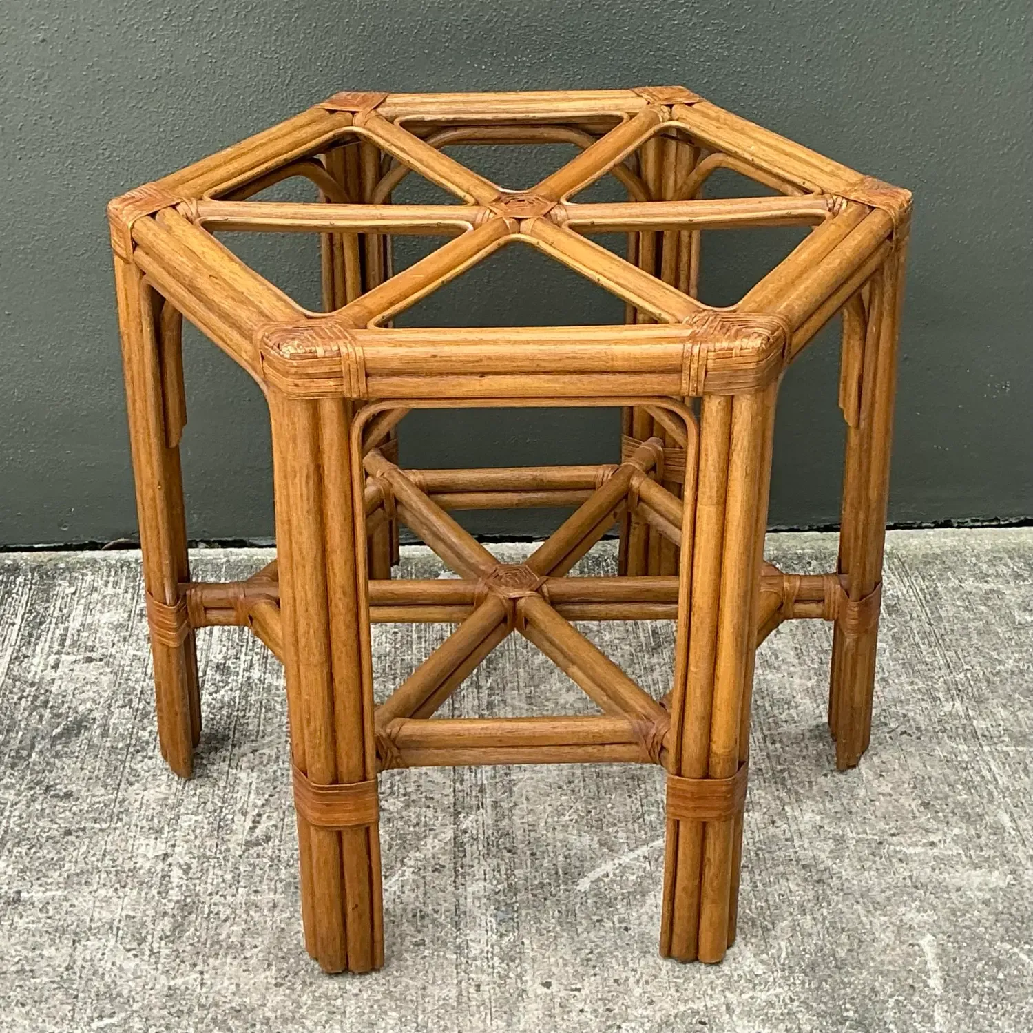 Vintage Rattan Hexagon Dining Table Pedestal — additional photo 8