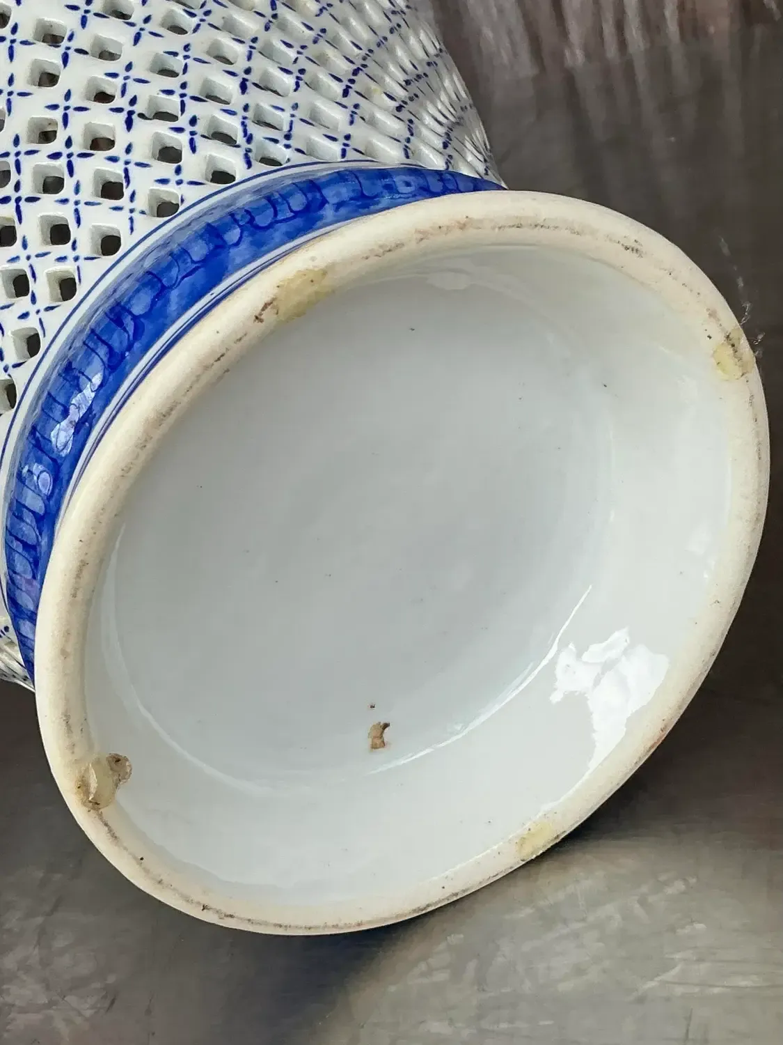 Vintage Regency Blue and White Trellis Cache Pot — additional photo 7
