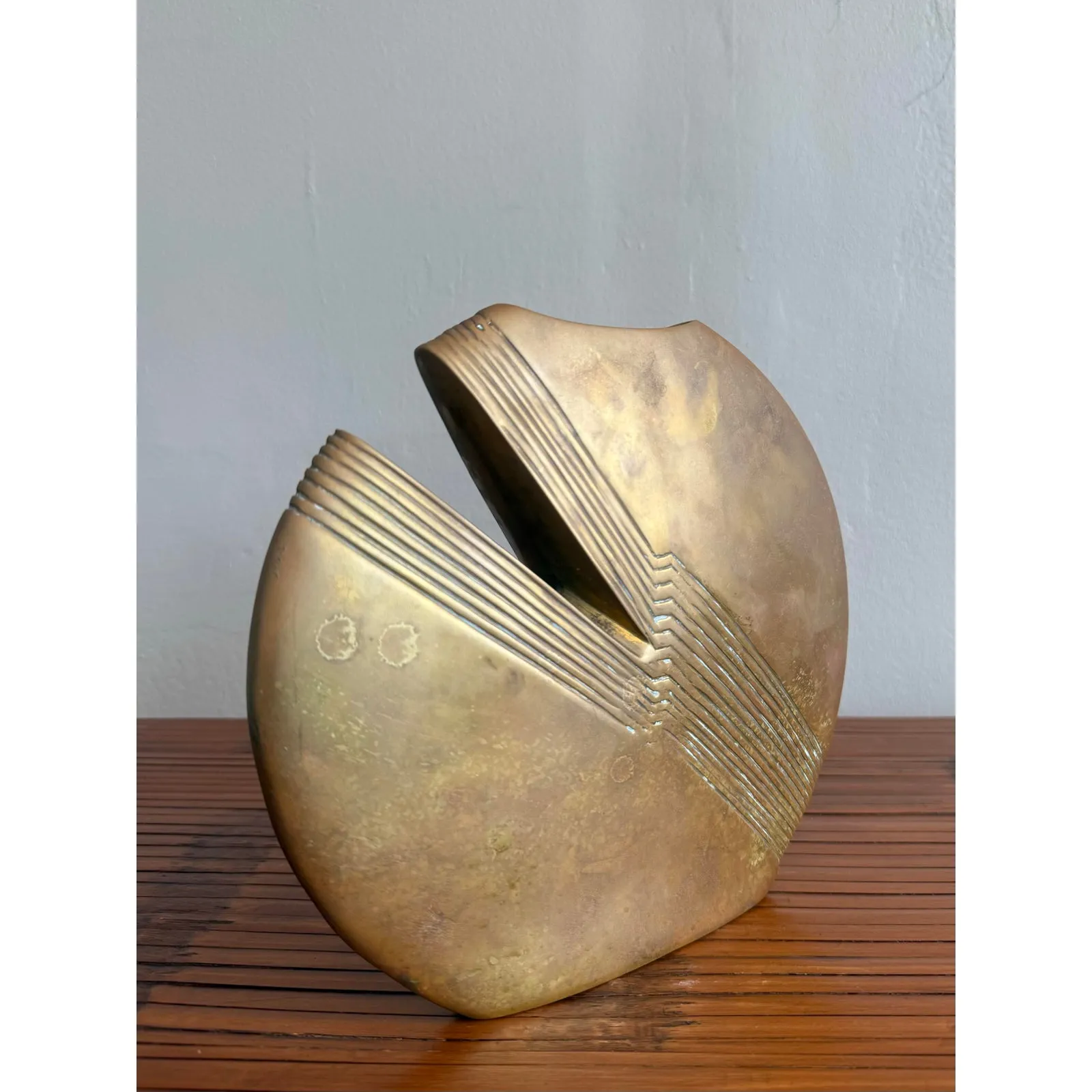 Vintage Regency Brass Abstract Vase — additional photo 3