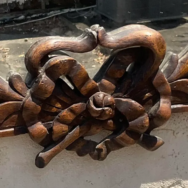 Vintage Regency Carved Bow and Lily Mirror — additional photo 4
