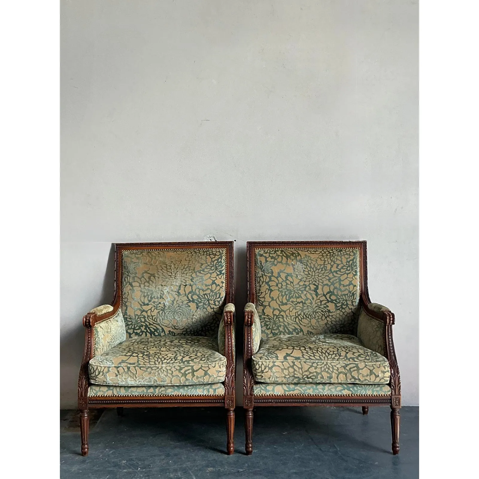 Vintage Regency Carved Detail Bergere Chairs - A Pair — additional photo 4