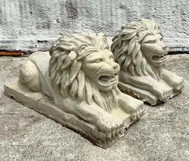 Vintage Regency Cast Concrete Lions - Set of 2 — additional photo 2