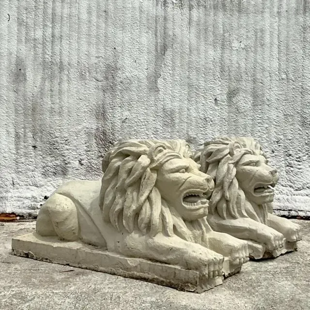 Vintage Regency Cast Concrete Lions - Set of 2 — additional photo 3