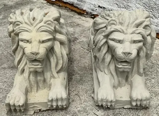 Vintage Regency Cast Concrete Lions - Set of 2 — additional photo 6