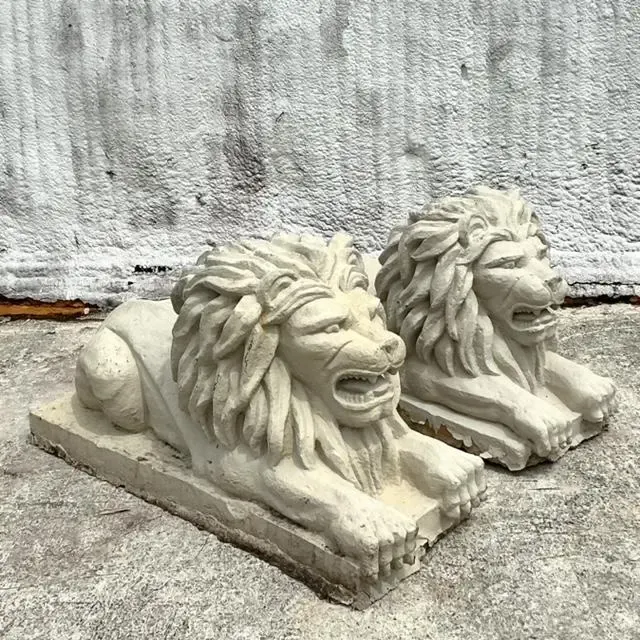 Vintage Regency Cast Concrete Lions - Set of 2 — additional photo 7