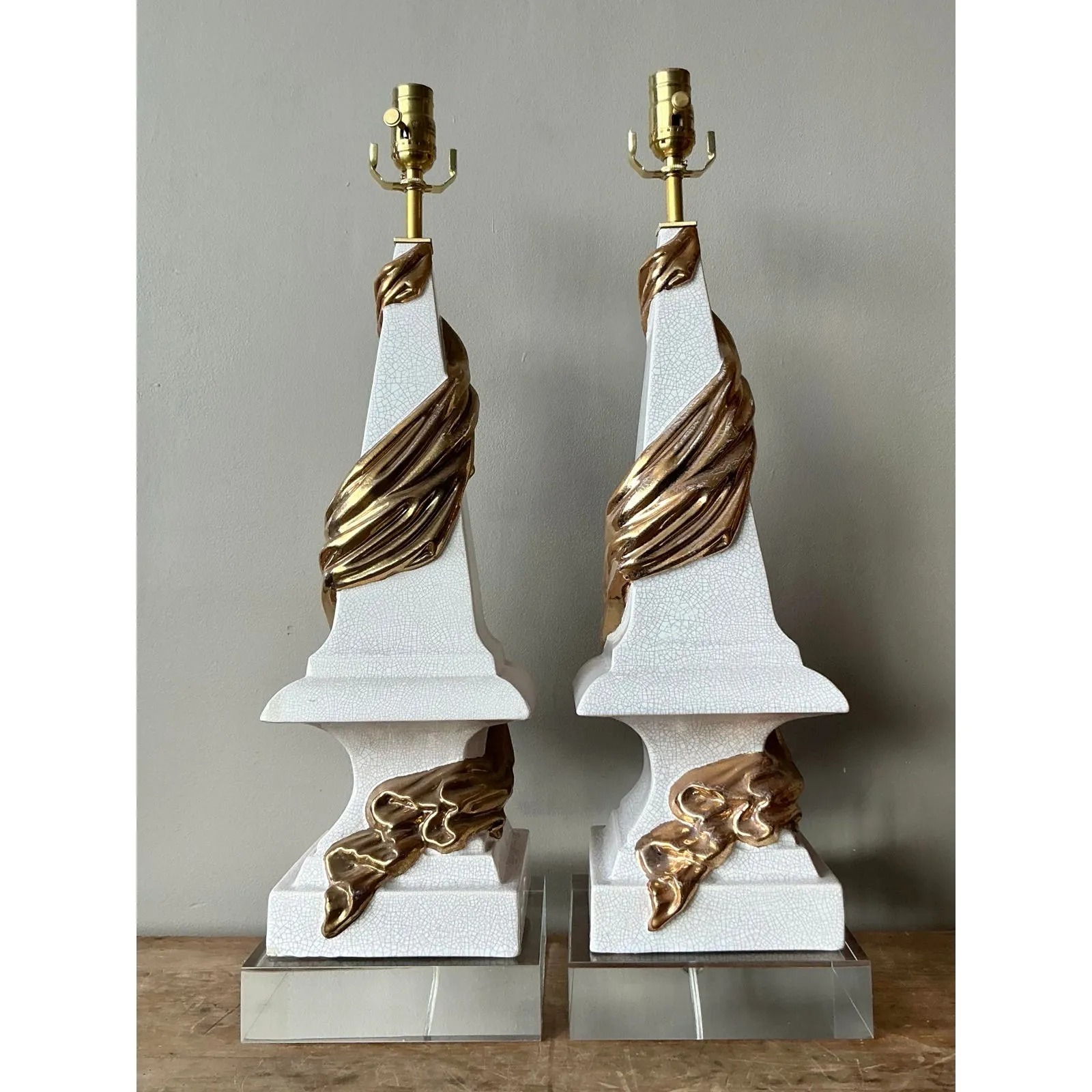 Vintage Regency Draped Swag Glazed Ceramic Lamps - A Pair — additional photo 2