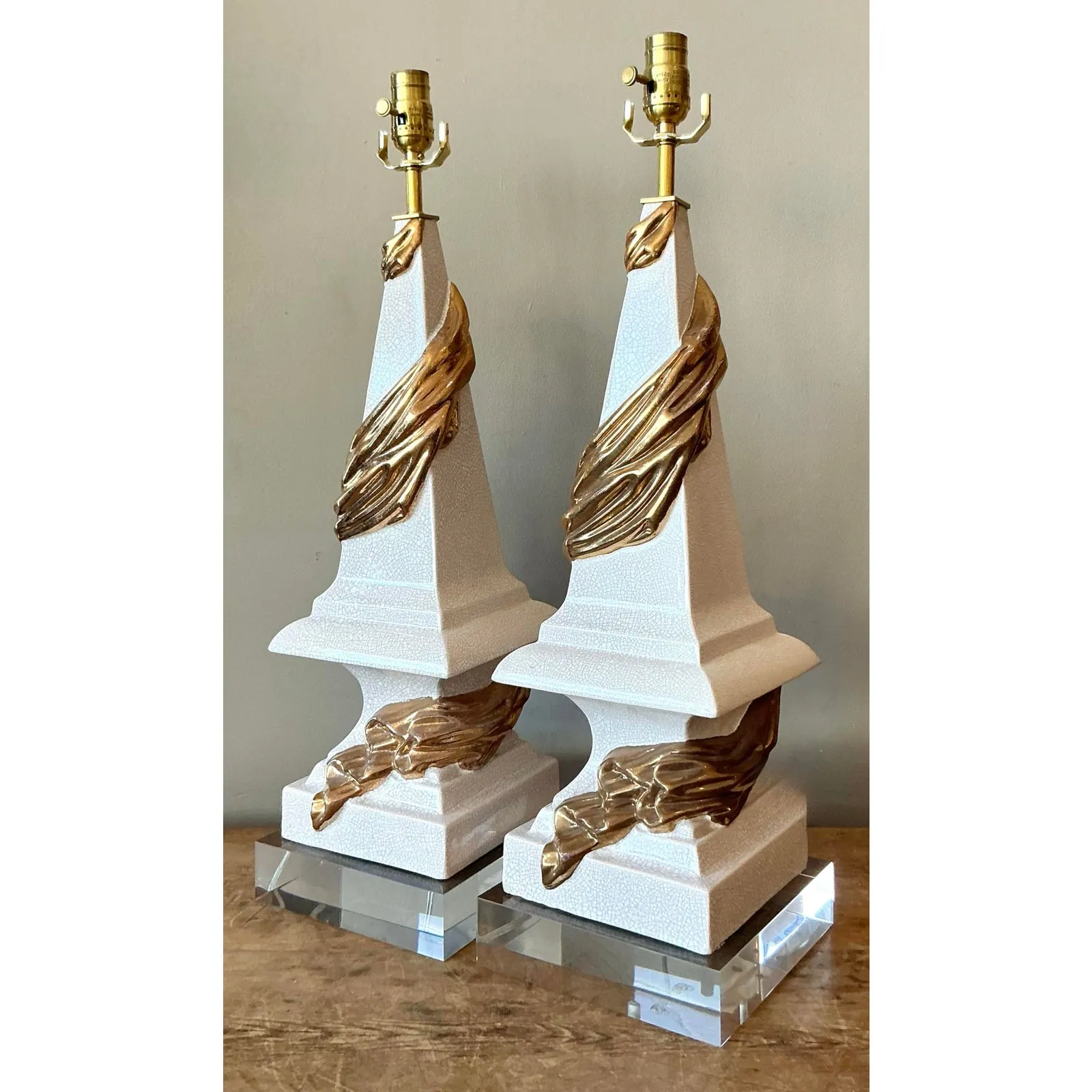 Vintage Regency Draped Swag Glazed Ceramic Lamps - A Pair — additional photo 4