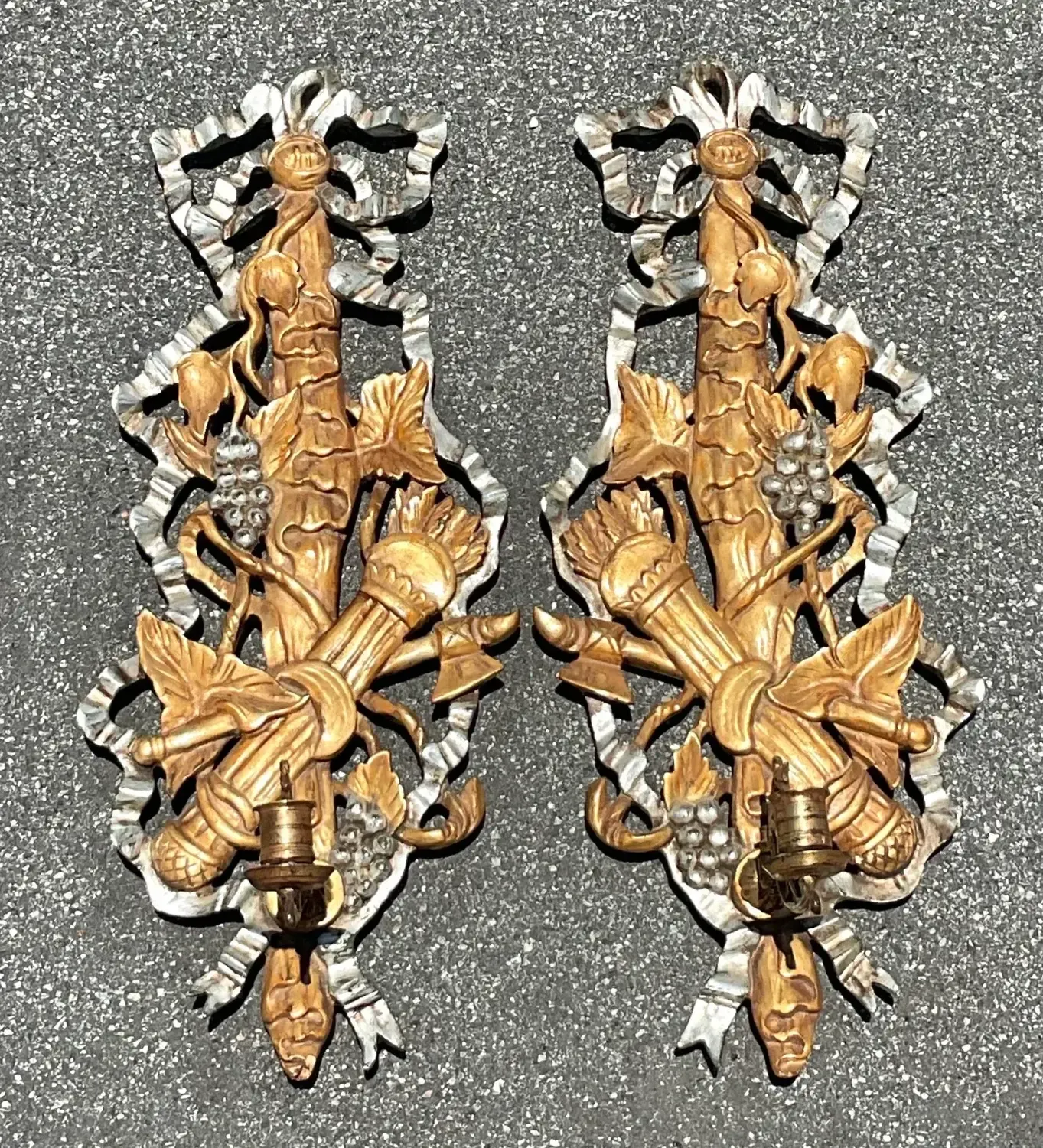 Vintage Regency Gilt Carved Wood Candle Sconce - a Pair — additional photo 2