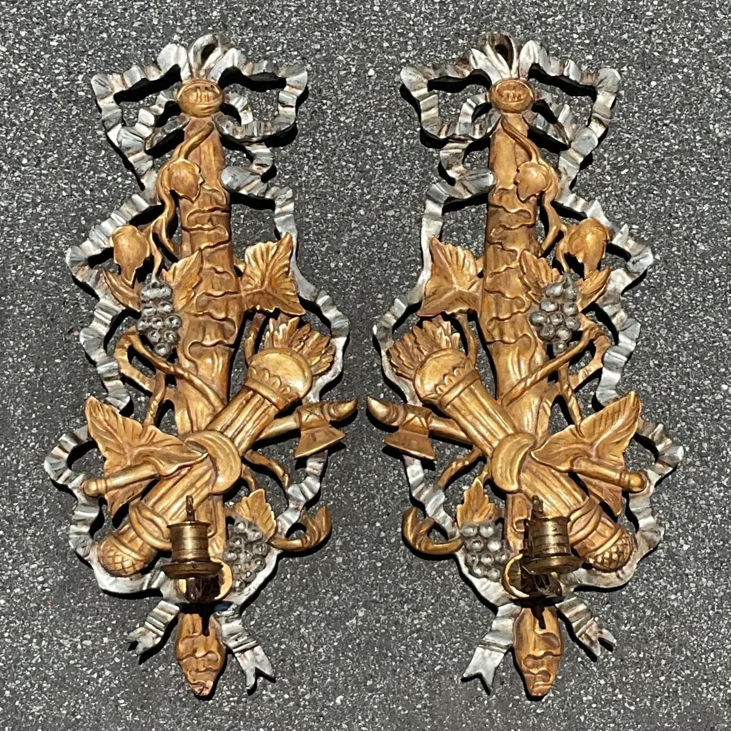 Vintage Regency Gilt Carved Wood Candle Sconce - a Pair — additional photo 3