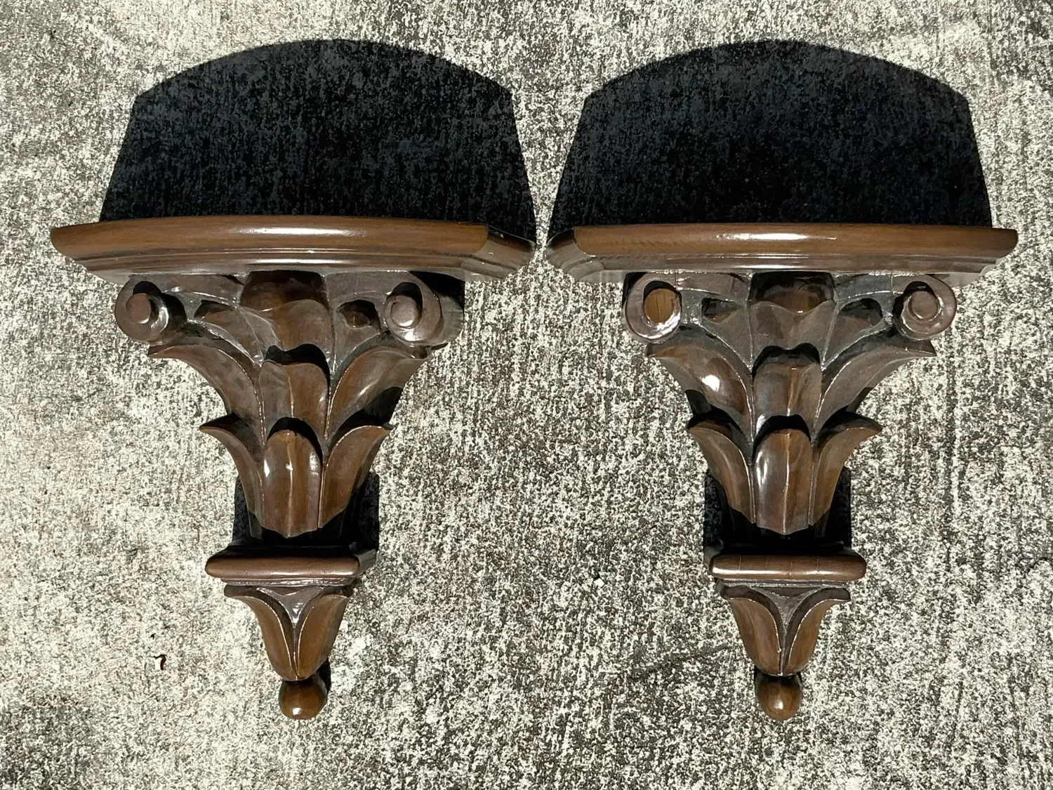Vintage Regency Lacquered Laurel Leaf Brackets - A Pair — additional photo 1