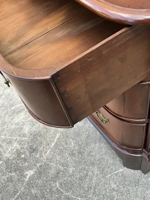 Vintage Regency Mahogany Bow Front Chest of Drawers — additional photo 4