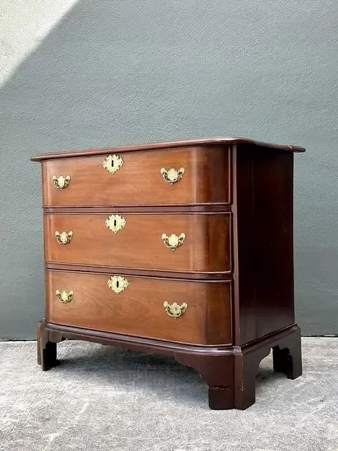 Vintage Regency Mahogany Bow Front Chest of Drawers — additional photo 5