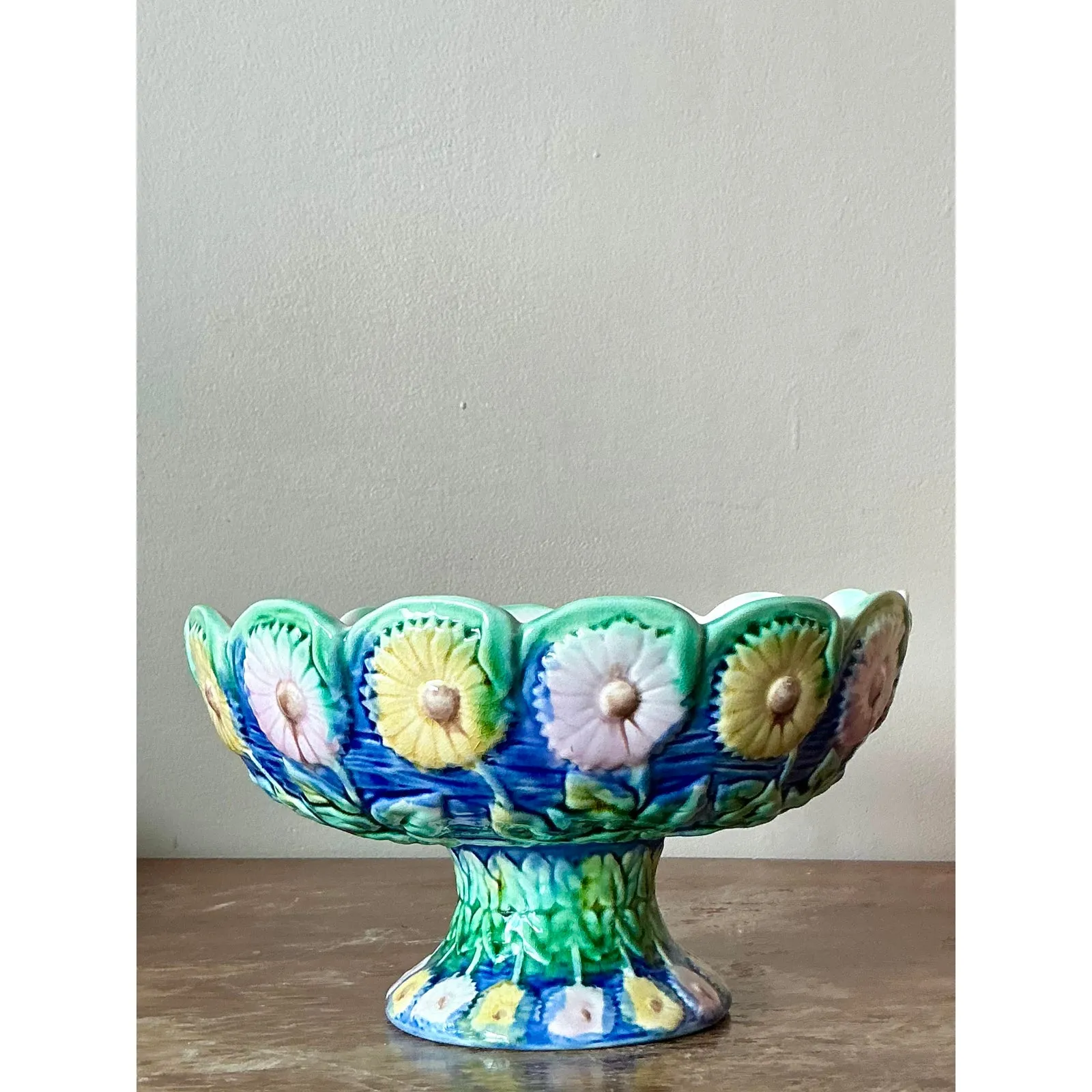 Vintage Regency Smith and Hill Footed Majolica Bowl — additional photo 1