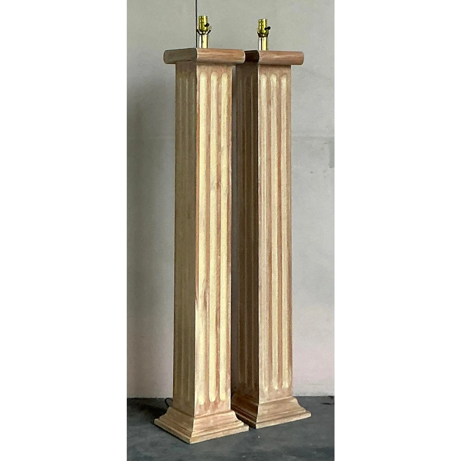 Vintage Regency Wooden Column Floor Lamps - A Pair — additional photo 3