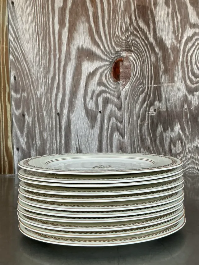 Vintage Regncy Homer Laughlin “Williamsburg Inn” Laurel Leaf China - Set of 12 — additional photo 6