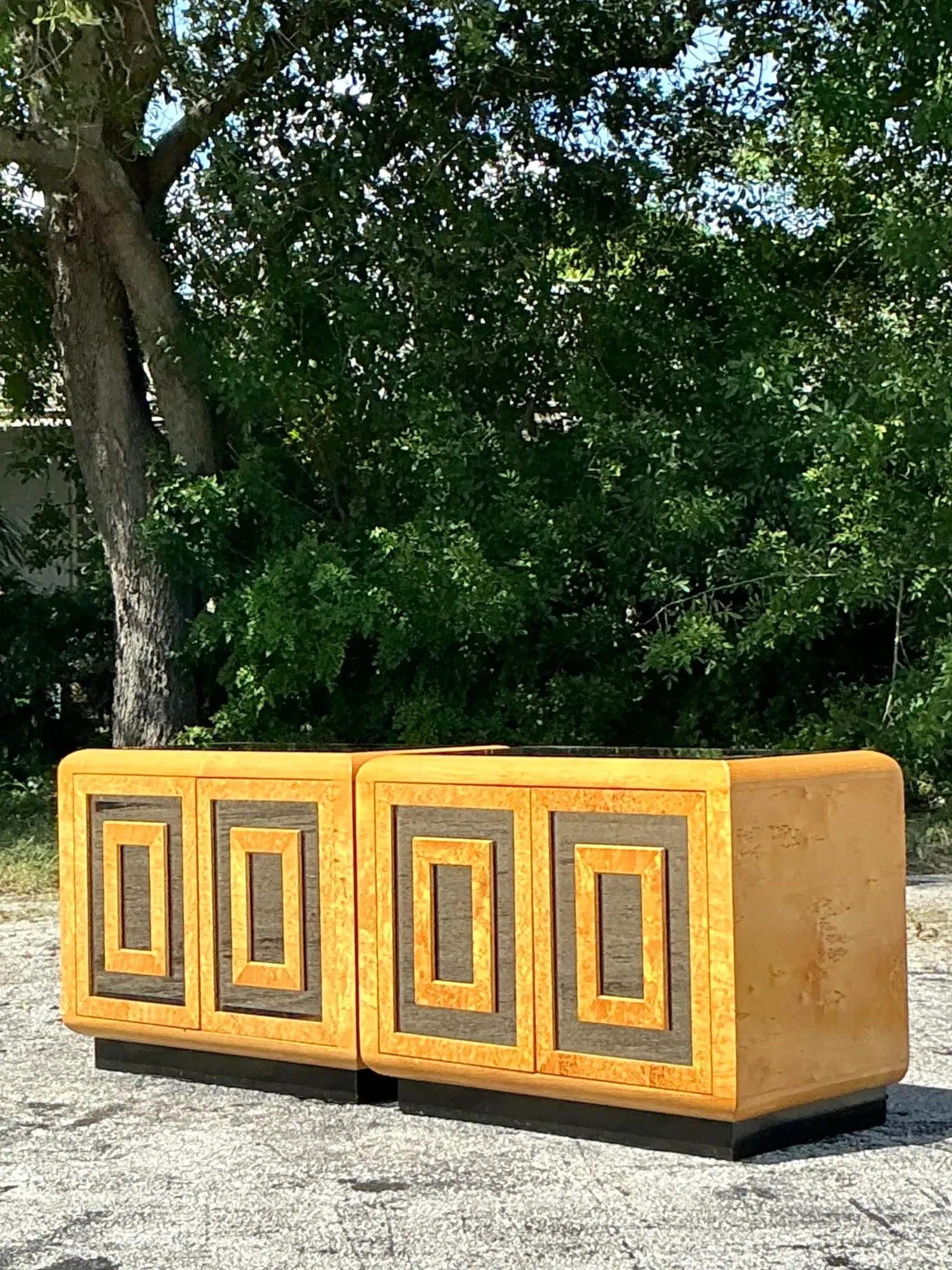 Vintage Romweber Burl and Mirror Nightstands - a Pair — additional photo 1