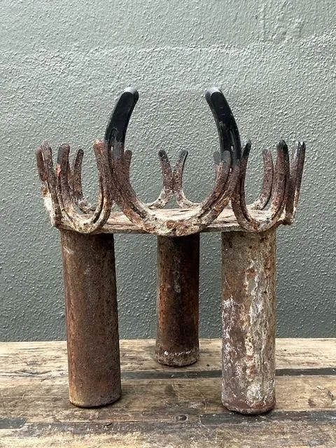 Vintage Rusty Horseshoe Plant Stand — additional photo 1