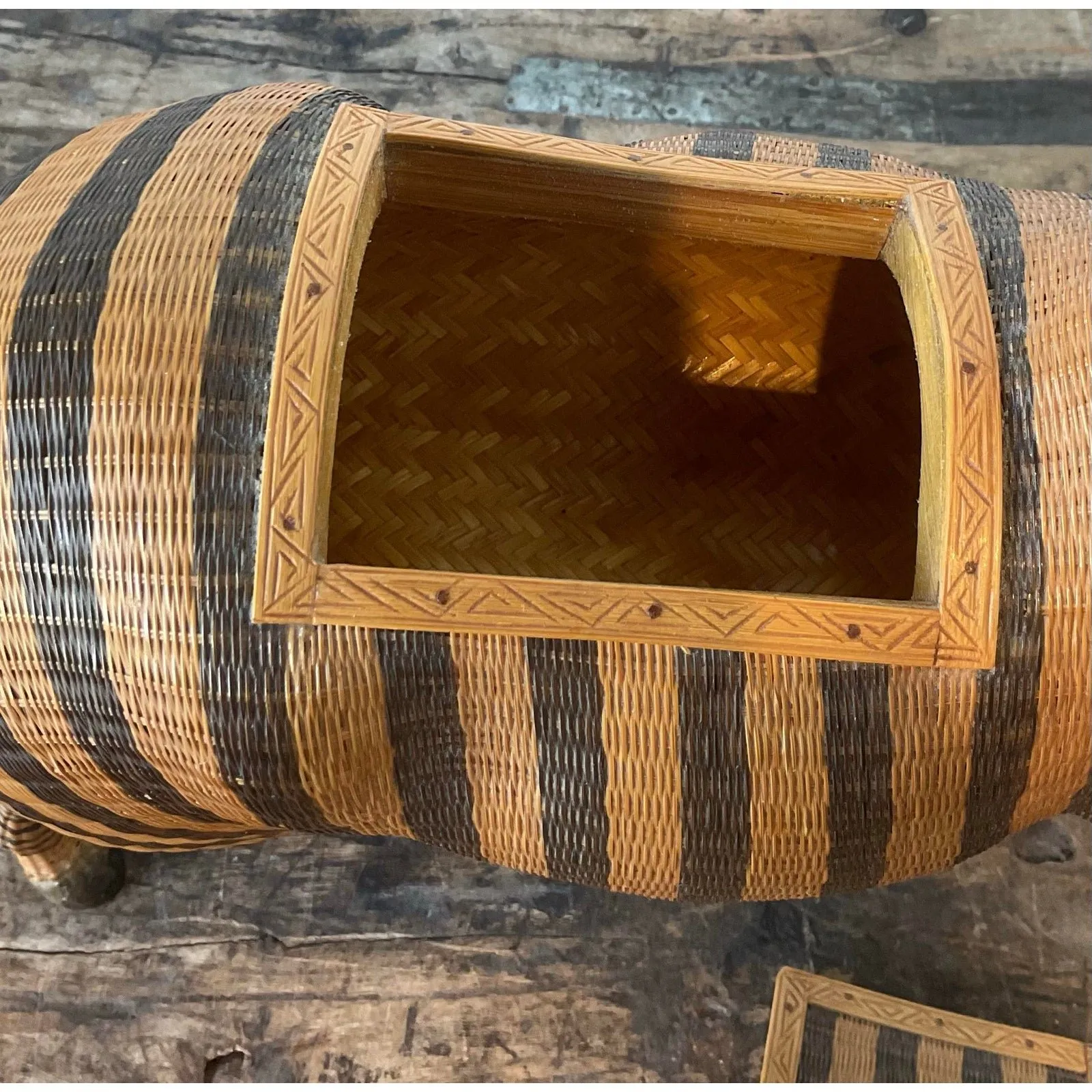 Vintage Shanghai Handicrafts Zebra Basket — additional photo 3