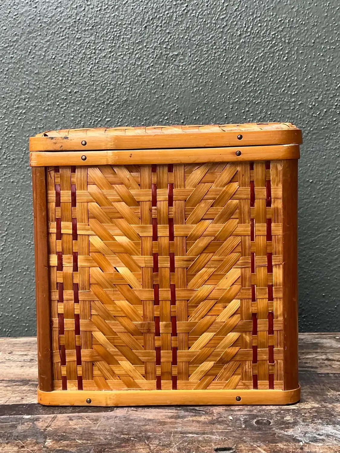 Vintage Shanghai Weave Hinged Lidded Box — additional photo 2
