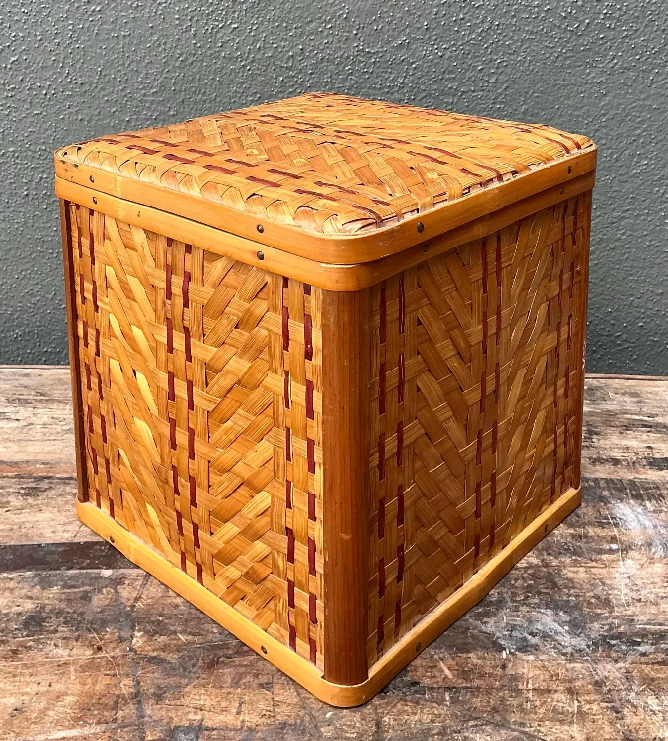 Vintage Shanghai Weave Hinged Lidded Box — additional photo 4