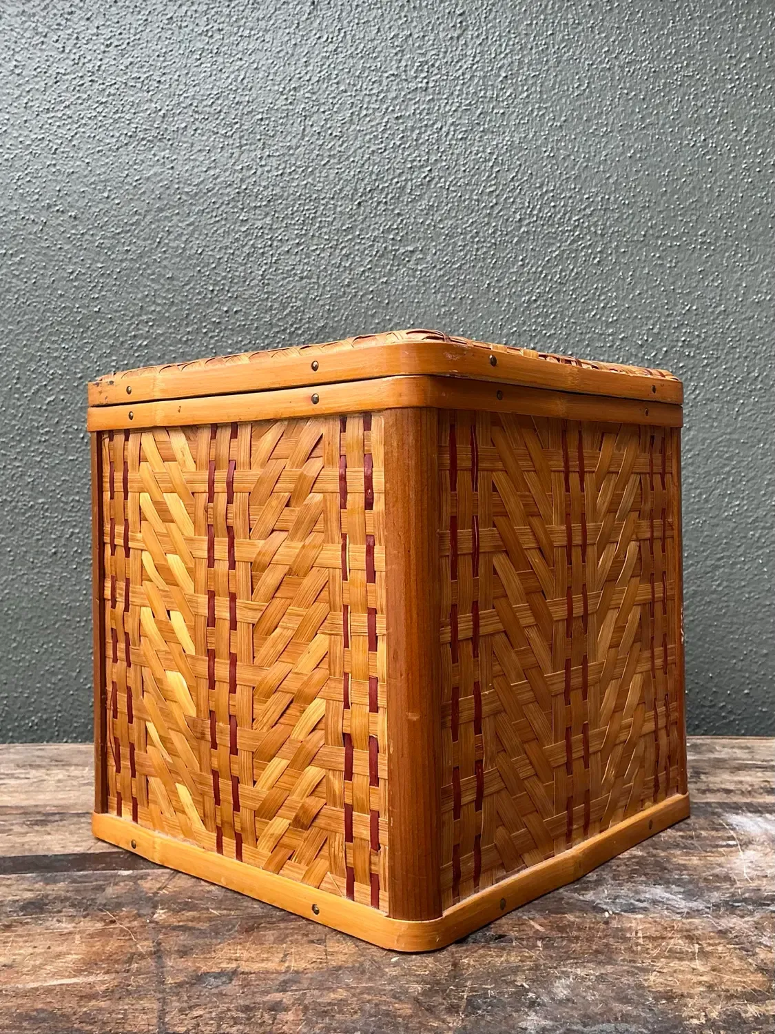 Vintage Shanghai Weave Hinged Lidded Box — additional photo 6