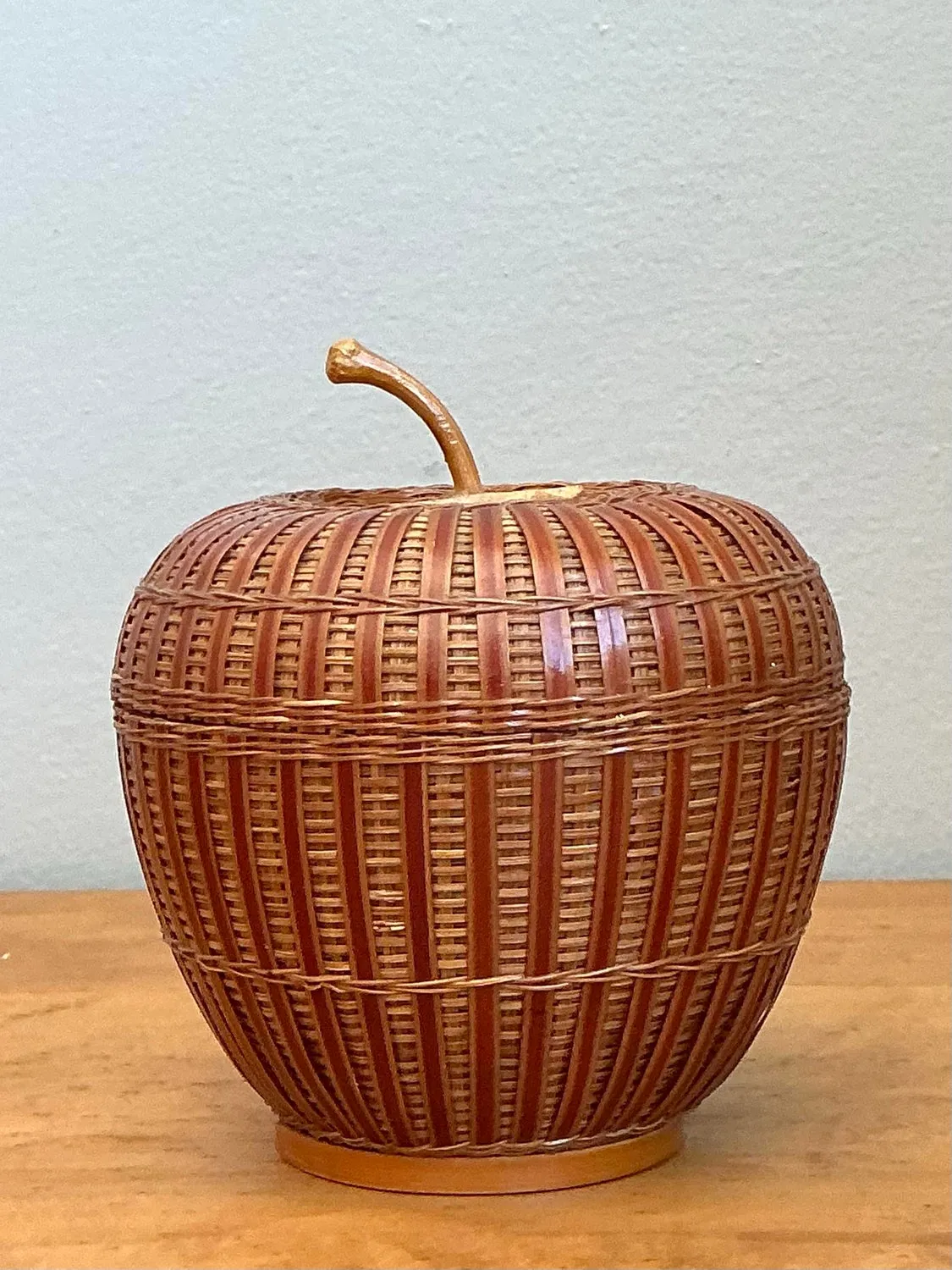 Vintage Shanghai Weave Rattan Lidded Apple — additional photo 3