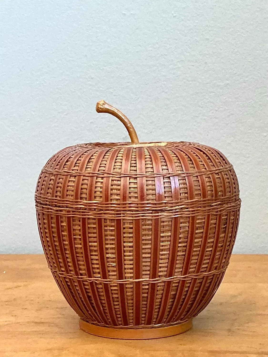 Vintage Shanghai Weave Rattan Lidded Apple — additional photo 7