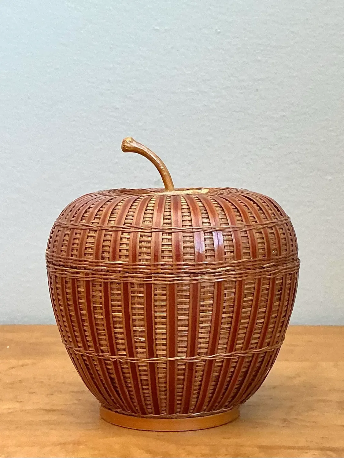 Vintage Shanghai Weave Rattan Lidded Apple — additional photo 8