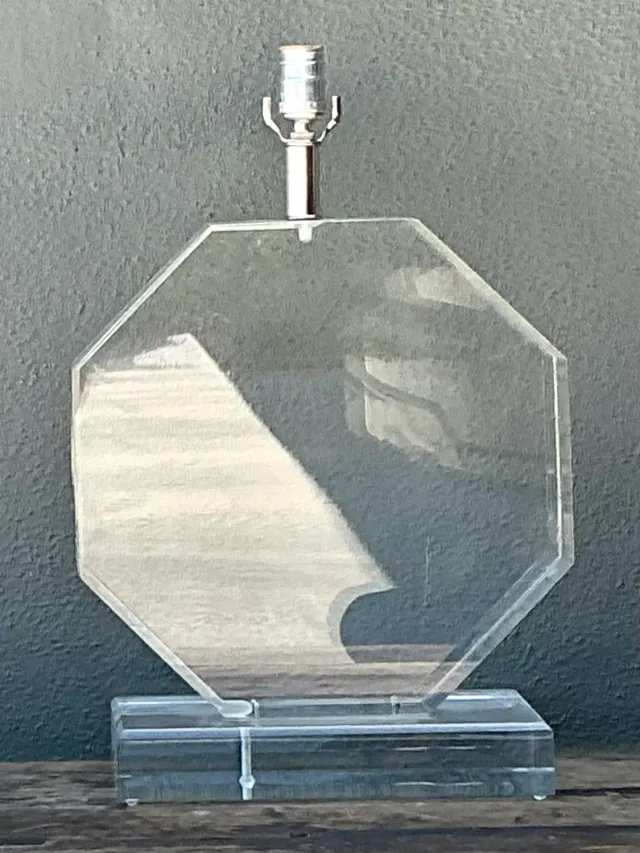 Vintage Slab Lucite Octagon Lamp — additional photo 4