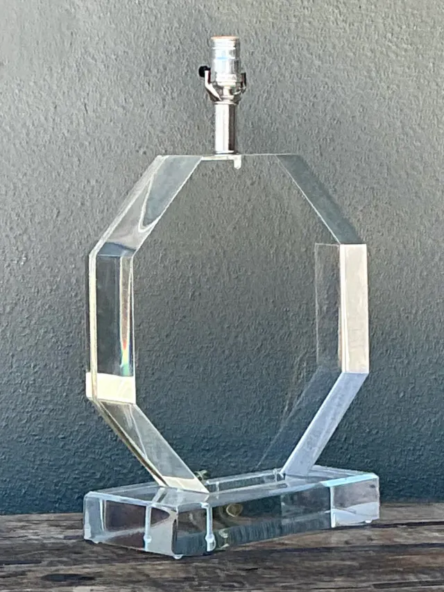 Vintage Slab Lucite Octagon Lamp — additional photo 2