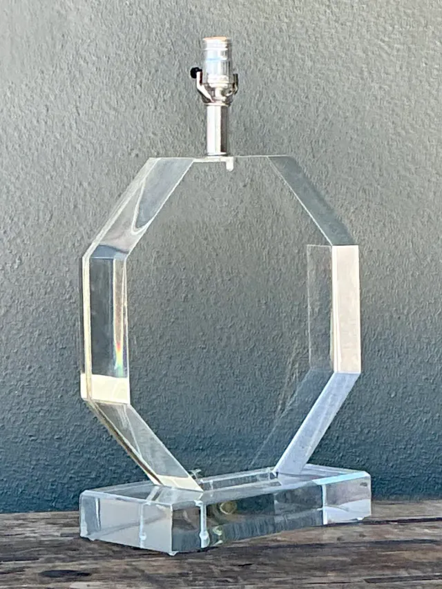Vintage Slab Lucite Octagon Lamp — additional photo 7