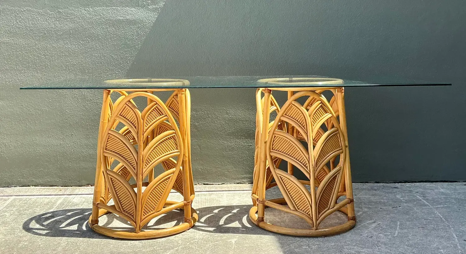 Vintage Split Reed Pedestal Dining Table — additional photo 4