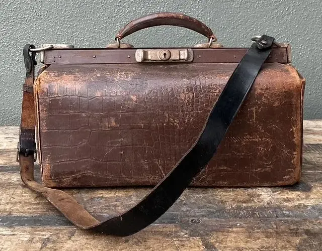 Vintage Stamped Croco Doctors Bag — additional photo 3