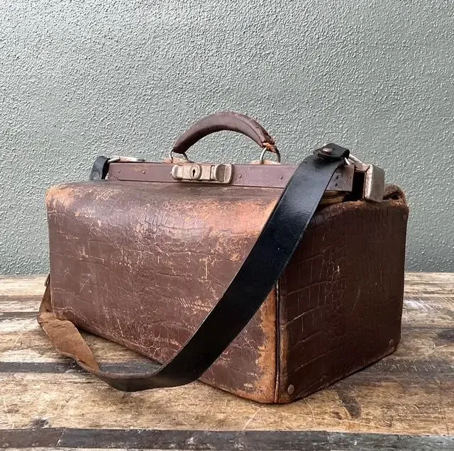 Vintage Stamped Croco Doctors Bag — additional photo 7