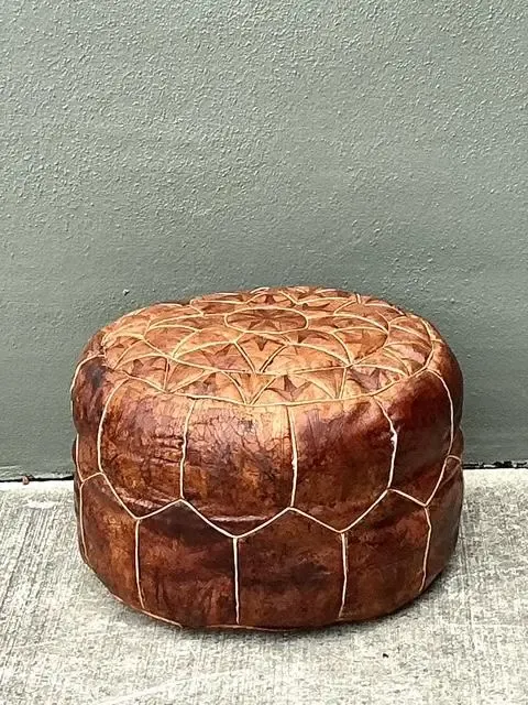 Vintage Star Tufted Leather Ottoman — additional photo 6