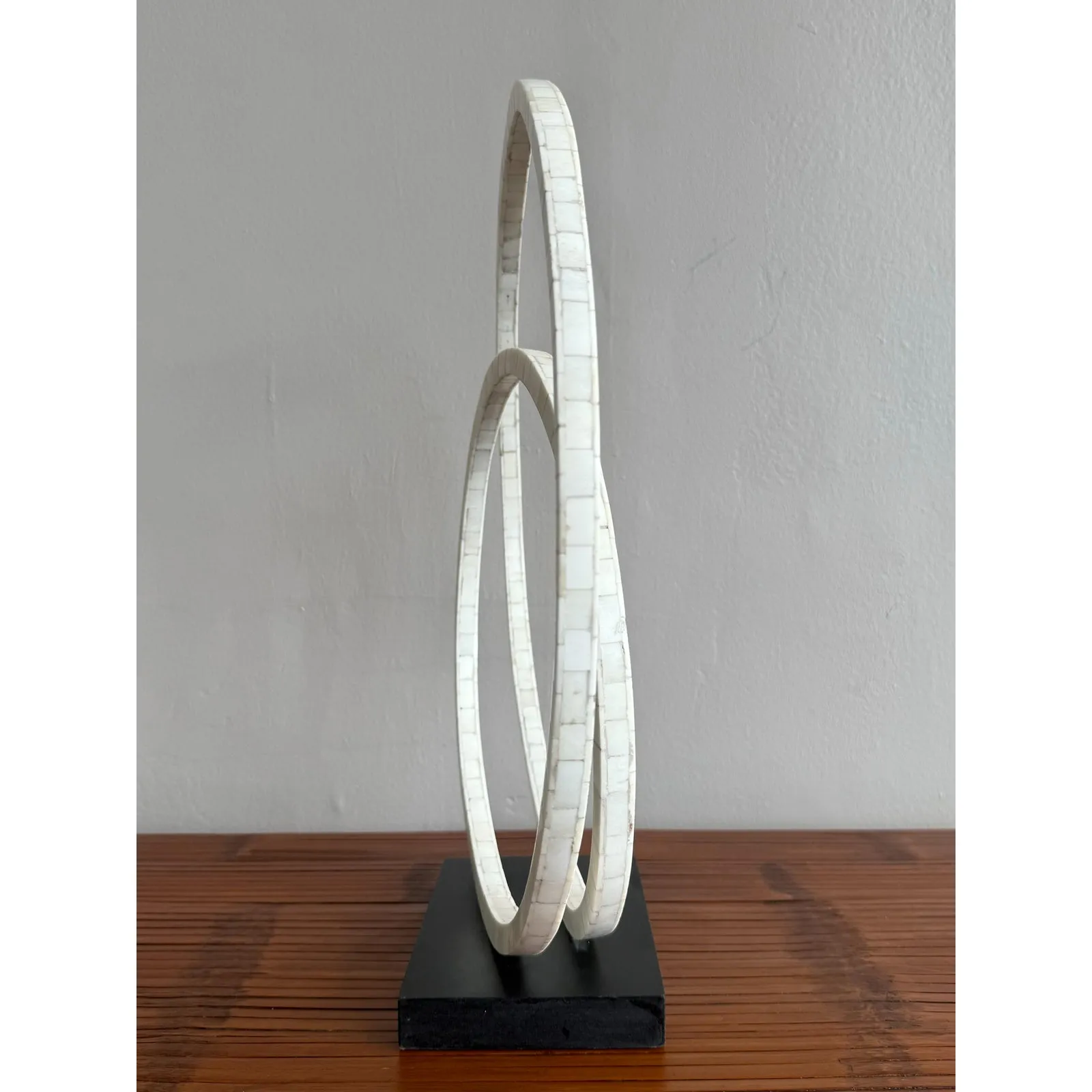 Vintage Tessallated Bone Sculpture on Wooden Base — additional photo 2