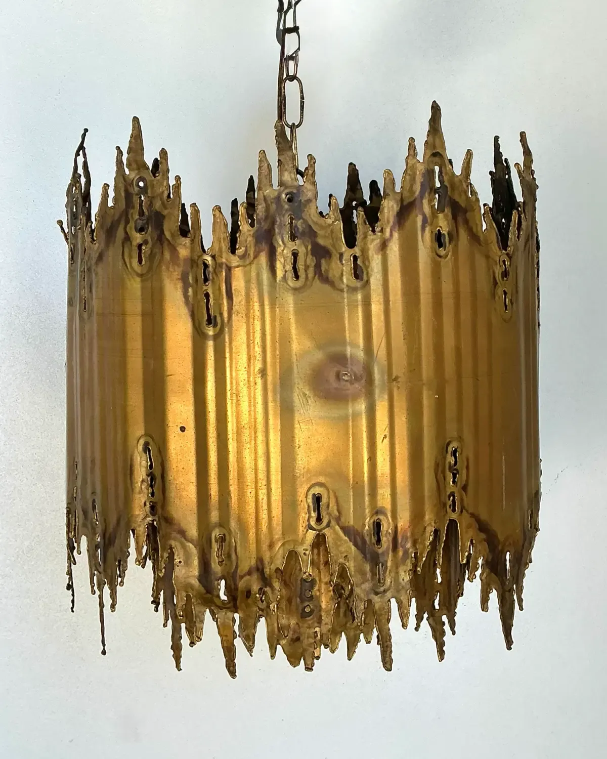 Vintage Tom Greene Brutalist Torch Cut Brass Chandelier — additional photo 4