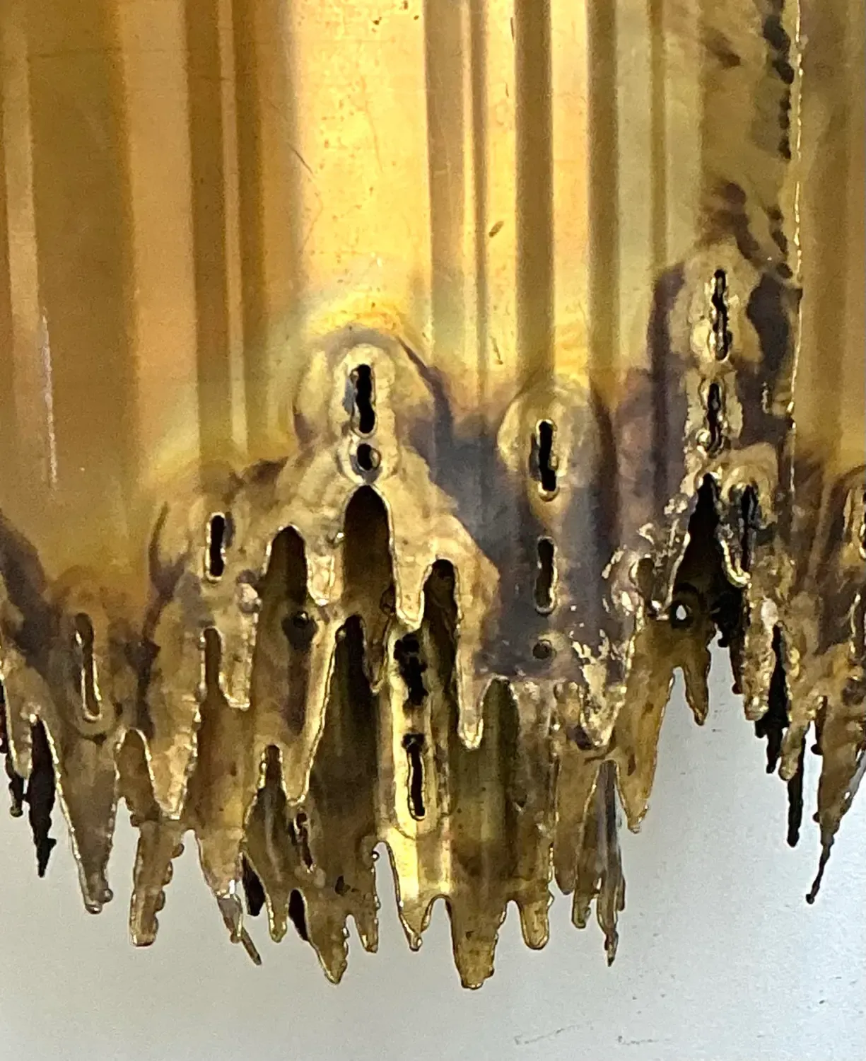 Vintage Tom Greene Brutalist Torch Cut Brass Chandelier — additional photo 8