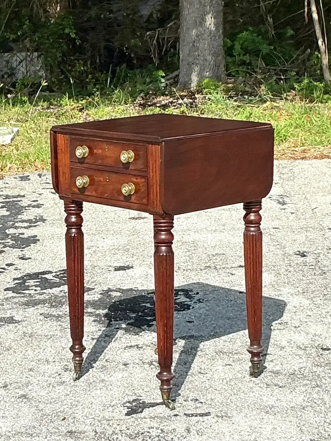 Vintage Traditional Flip Top Side Table — additional photo 7