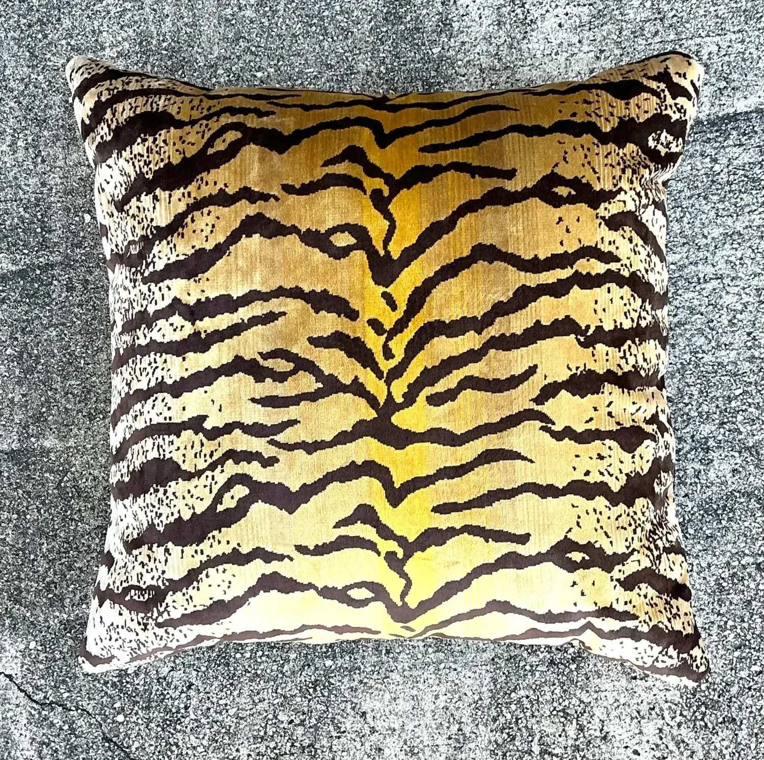 Vintage Velvet Tiger Throw Pillow — additional photo 3