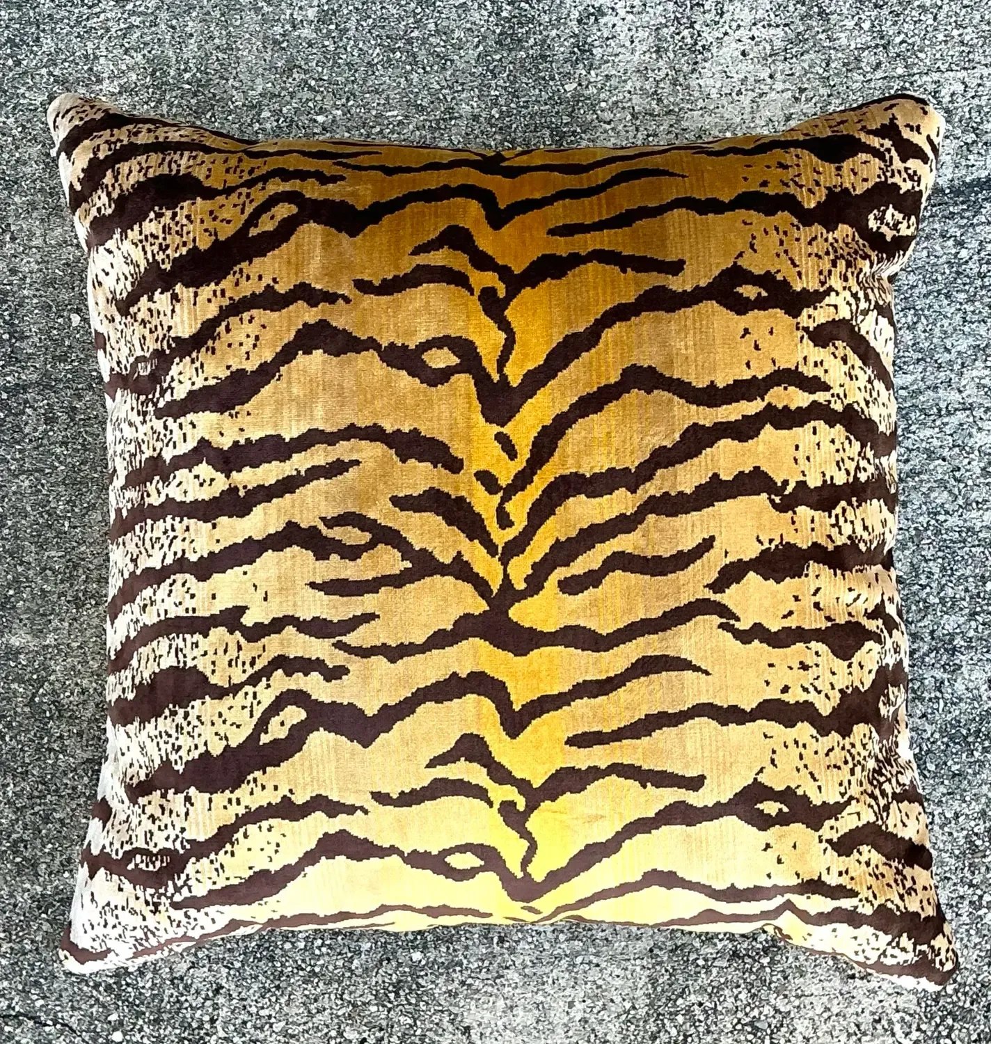 Vintage Velvet Tiger Throw Pillow — additional photo 5
