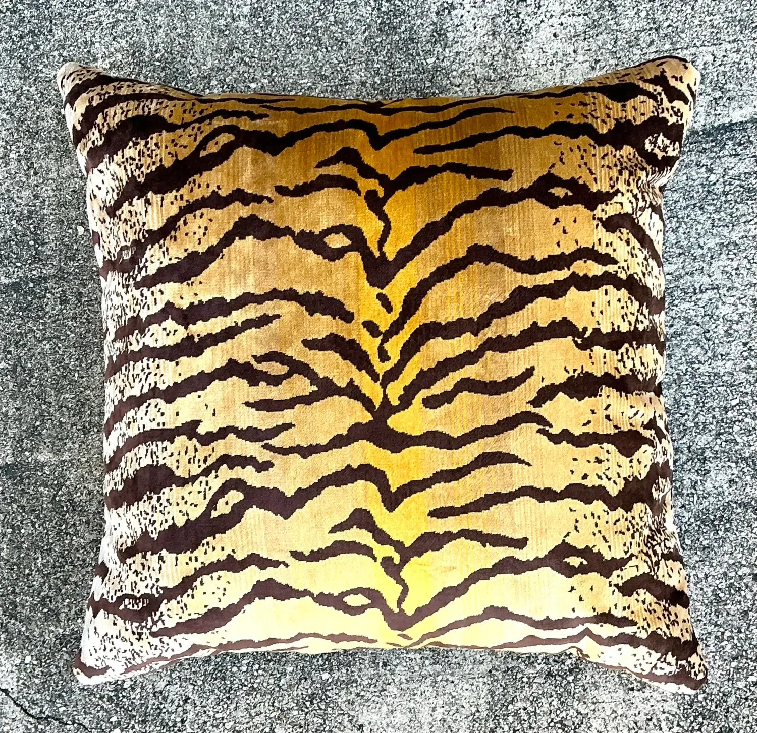 Vintage Velvet Tiger Throw Pillow — additional photo 6