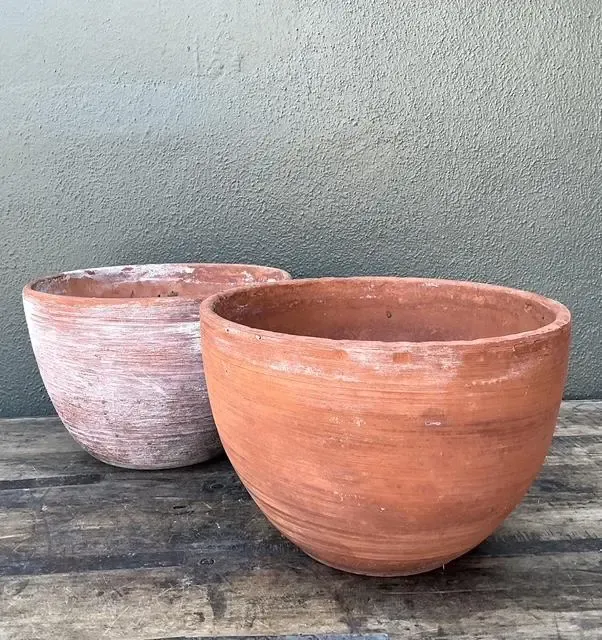 Vintage Washed Terracotta Planter Bowls - Set of 2 — additional photo 2