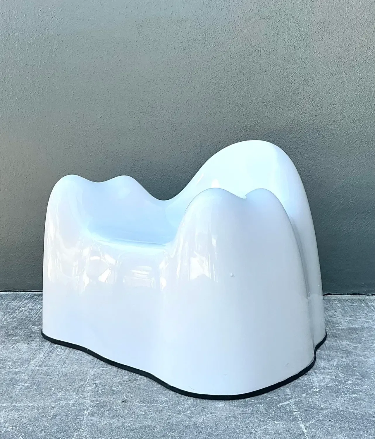 Vintage Wendell Castle Fiberglass “Molar” Chair — additional photo 2