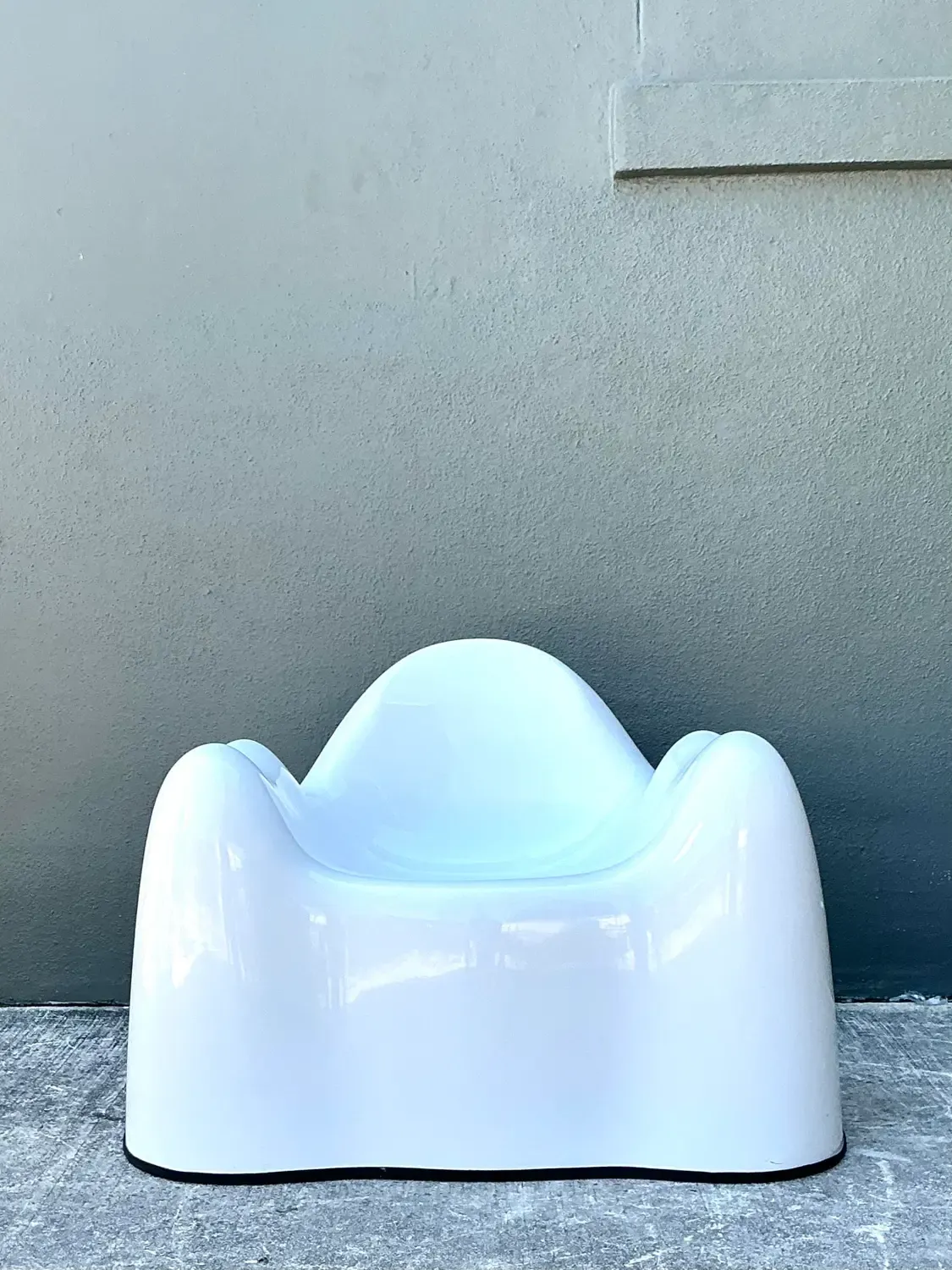 Vintage Wendell Castle Fiberglass “Molar” Chair — additional photo 3