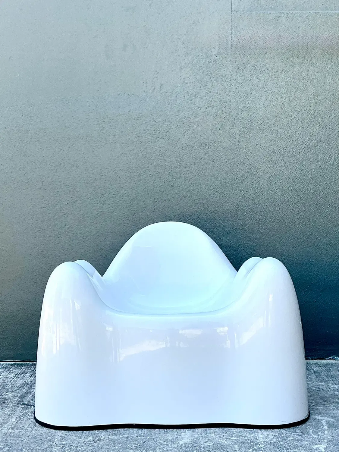 Vintage Wendell Castle Fiberglass “Molar” Chair — additional photo 4